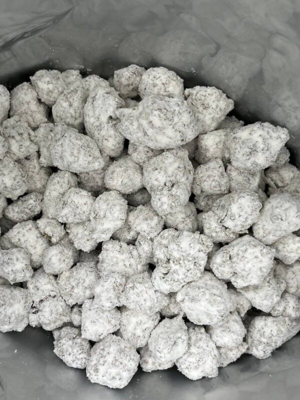 MR. YETI’Z snowcaps ☃️ Fire indoors caked in crushed diamonds with bomb flavors! 💎  @0 5+ 0 10+ 0